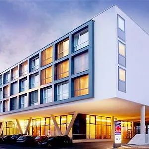 4* Hotel Leonardo Salzburg Airport