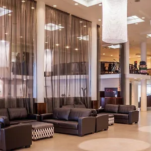 West Plaza Отель Веллингтон