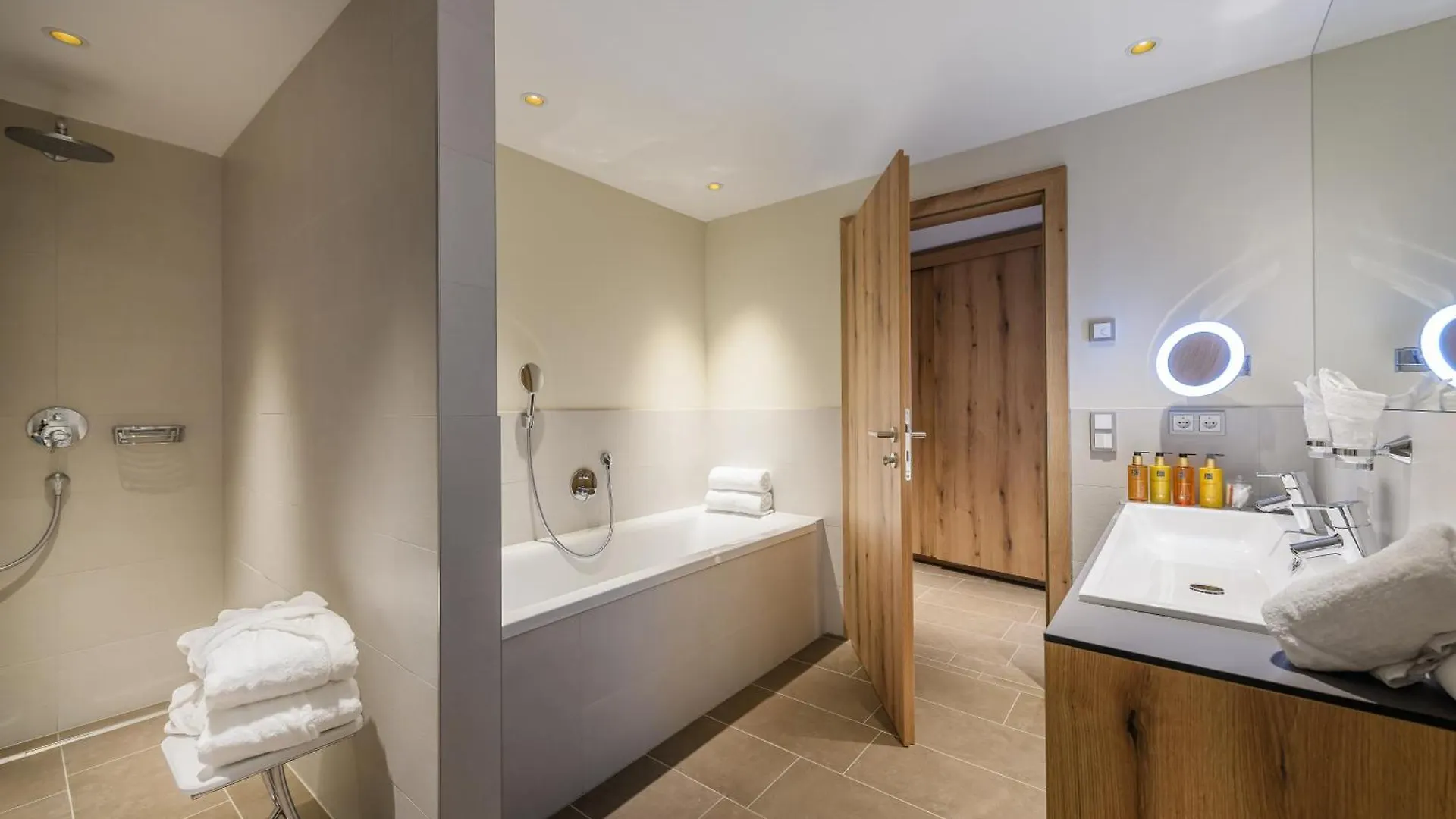 Alpinresort Valsaa - Sport & Spa Saalbach-Hinterglemm Austria